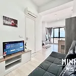 Revo Pavilion2 Skypool 4-5Pax